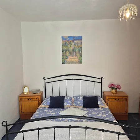 Casa Fritula-sweet With Private Yard شقة